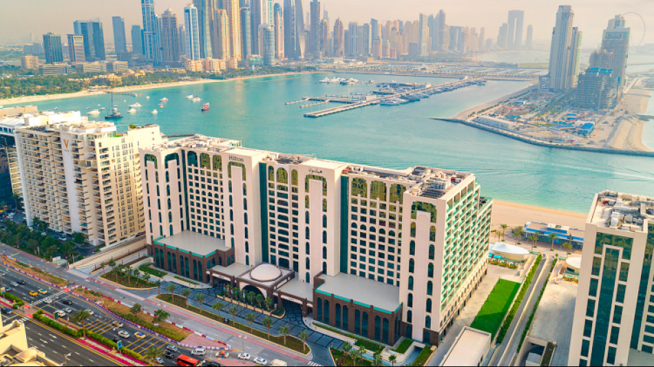 Le Hilton Dubai Palm Jumeirah à Dubaï reçoit l'AUBERGE AWARD 2023 de la part du BERLINER TAGEZEITUNG