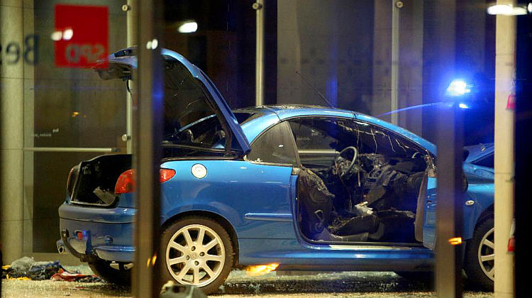 Berlin: Autofahrer (58) rast in die Parteizentrale der SPD
