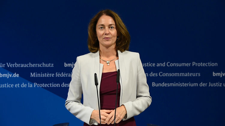 Justizministerin Barley: Datendiebstahl und Musterklage gegen Internetkonzerne