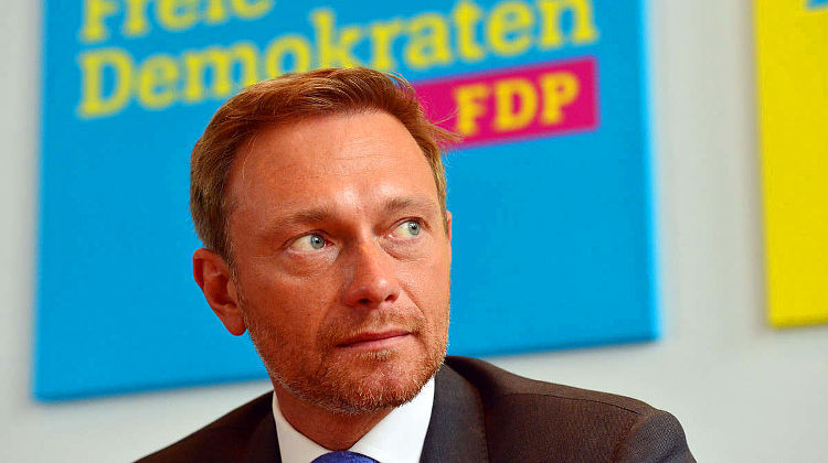 Lindner (FDP) ist f&uuml;r eine schnelle Absenkung der EEG-Umlage