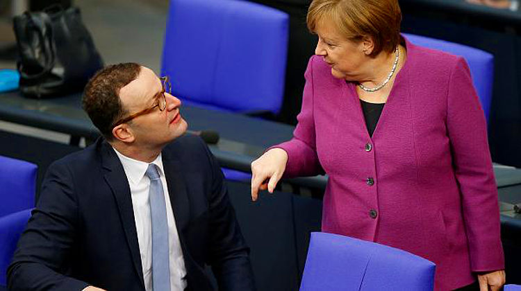 Minister Spahn rechnet mit gro&szlig;en Engp&auml;ssen bei FFP2-Masken