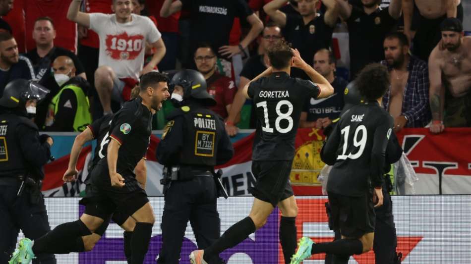 "Verbreitet Liebe!" Goretzka-Jubel mit Herz und sehr viel Gl&uuml;ck