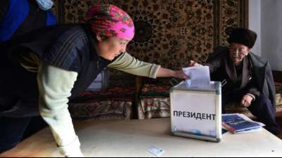 Nationalistischer Regierungschef Favorit bei Pr&auml;sidentschaftswahl in Kirgistan 