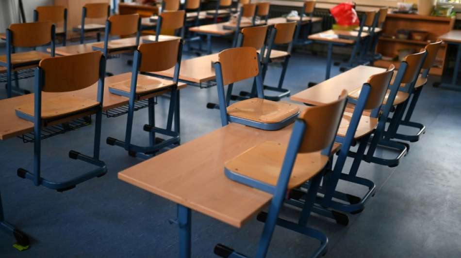 Ausgangsbeschr&auml;nkungen und Schulschlie&szlig;ungen mit Grundgesetz vereinbar