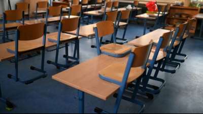 Ausgangsbeschr&auml;nkungen und Schulschlie&szlig;ungen mit Grundgesetz vereinbar