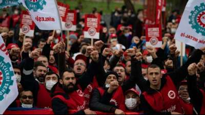 Tausende Menschen protestieren in Istanbul gegen Kaufkraftverlust