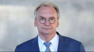 Haseloff in zweitem Wahlgang als Ministerpr&auml;sident von Sachsen-Anhalt best&auml;tigt