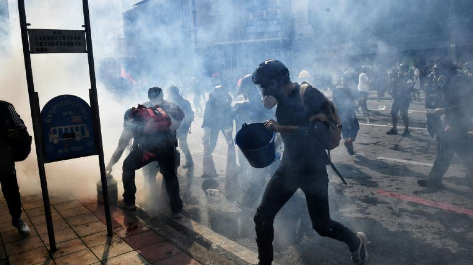 Hunderte protestieren in Bangkok gegen Impfpolitik der Regierung