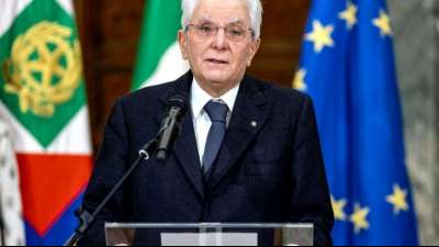 Mattarella mit gro&szlig;er Mehrheit als Staatschef Italiens wiedergew&auml;hlt