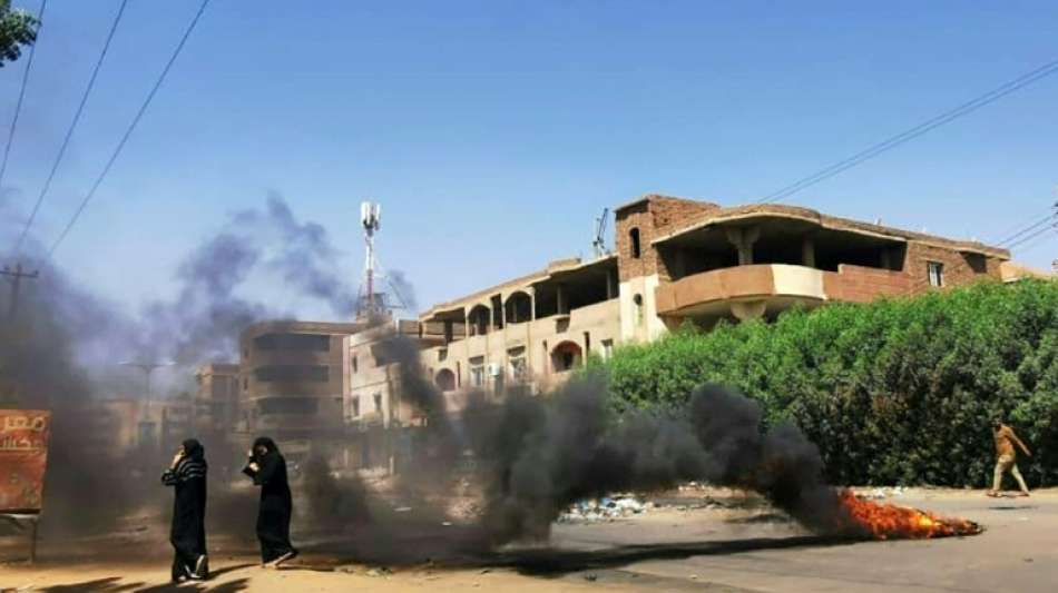 Sicherheitskr&auml;fte setzen bei Protest gegen Putsch im Sudan Tr&auml;nengas ein