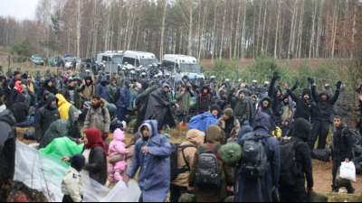 Hunderte Migranten auf dem Weg von Belarus nach Polen