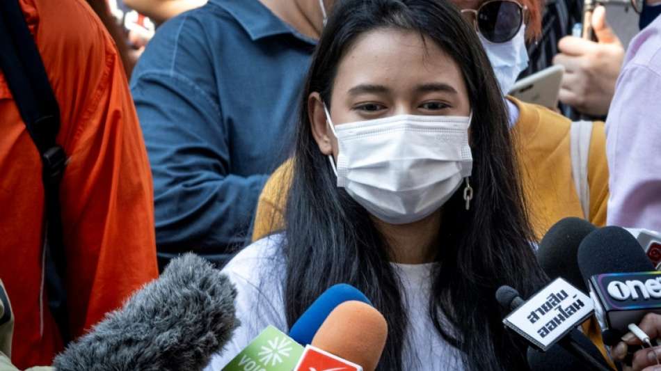 Anklage wegen Majest&auml;tsbeleidigung gegen zw&ouml;lf thail&auml;ndische Aktivisten