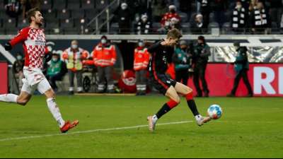 Frankfurt setzt H&ouml;henflug gegen Mainz fort