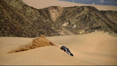 Französischer Fahrer bei Rallye Dakar bei Explosion verletzt