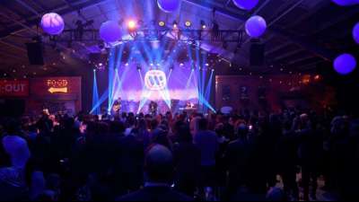Plattenlabel Warner Music legt erfolgreichen US-Börsenstart hin
