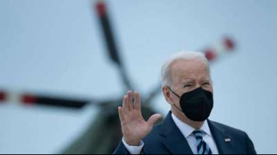 Biden stuft Gefahr eines russischen Einmarschs in die Ukraine als "sehr hoch" ein