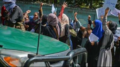 Taliban stellen erste Regierungsmitglieder vor 