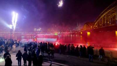 Umweltsch&uuml;tzer und Gewerkschaft der Polizei fordern B&ouml;llerverbot zu Silvester