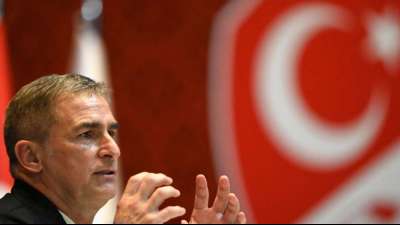 "Bring uns nach Katar": T&uuml;rkische Presse freut sich auf Kuntz