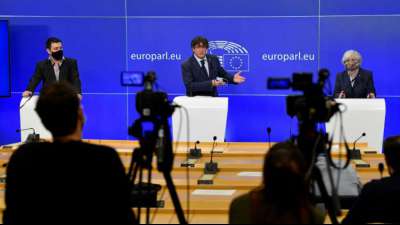 Katalanische EU-Abgeordnete prangern in Br&uuml;ssel "politische Verfolgung" an