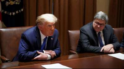Bericht: Barr bezeichnete Trumps Wahlbetrugsvorw&uuml;rfe als "Schwachsinn"