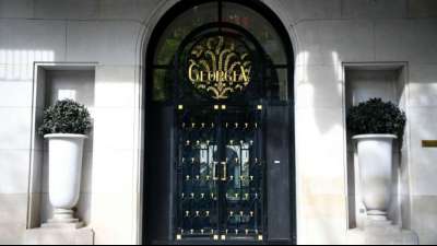 Juwelen aus Pariser Luxushotel George V geraubt
