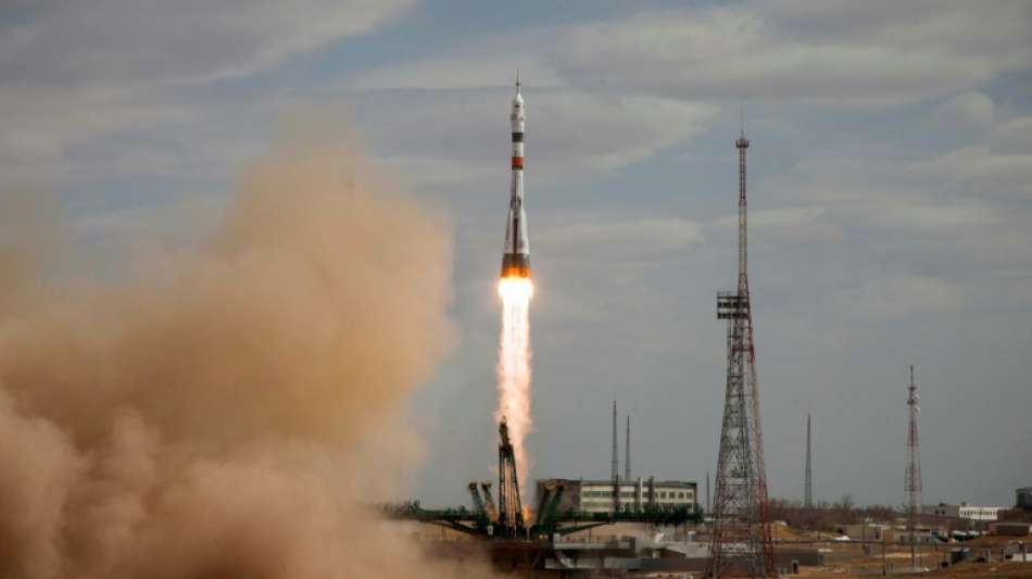 Russland bringt ersten Satelliten zur Erforschung des Arktis-Klimas ins All