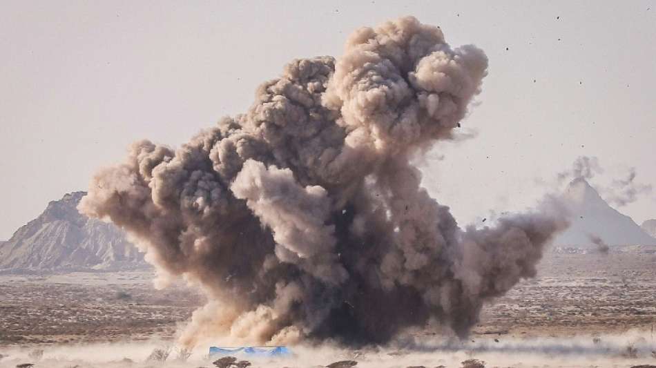 Iran feuert bei Milit&auml;r&uuml;bung ballistische Raketen ab
