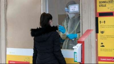 Lauterbach bringt Vorrang f&uuml;r Klinikpersonal bei PCR-Tests auf den Weg