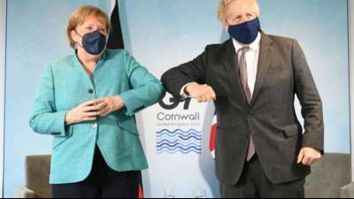 Johnson lobt zu Ehren Merkels Preis f&uuml;r Wissenschaftlerinnen aus