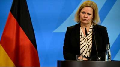 Faeser wirbt f&uuml;r unb&uuml;rokratische Aufnahme ukrainischer Fl&uuml;chtlinge