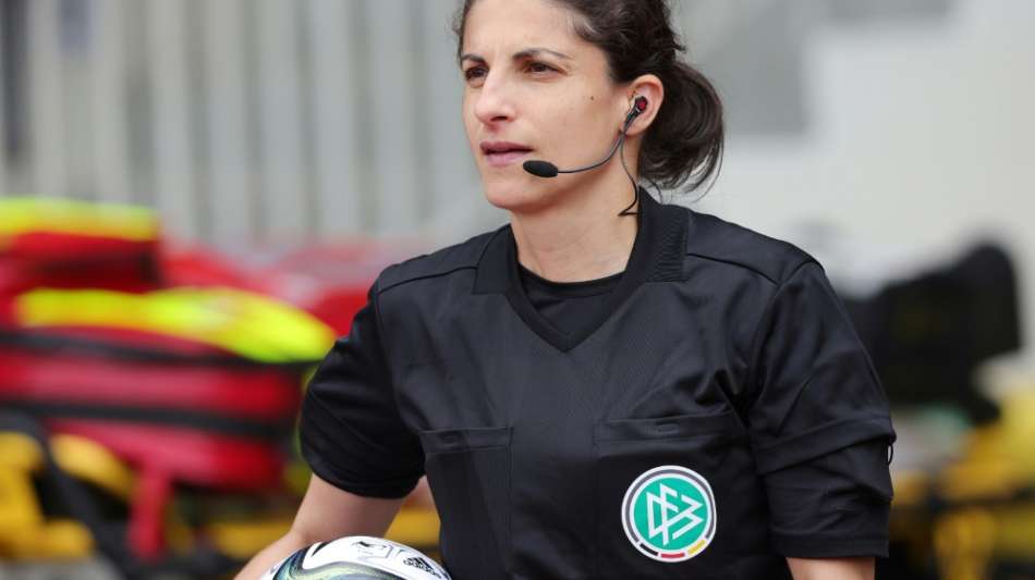 Premiere: Schiedsrichterinnen-Gespann bei M&auml;nnern im Einsatz