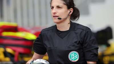 Premiere: Schiedsrichterinnen-Gespann bei M&auml;nnern im Einsatz