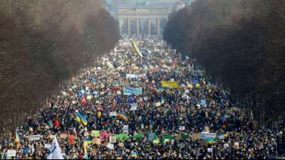 100.000 Menschen bei Demonstration gegen Russland in Berlin