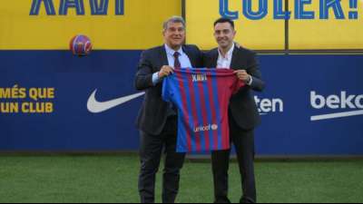 "Der beste Klub der Welt": Xavi als neuer Barca-Trainer vorgestellt