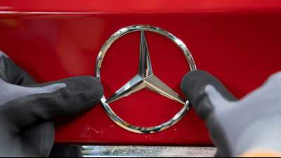 Bericht: Daimler erw&auml;gt z&uuml;gigen Abschied vom Verbrennungsmotor