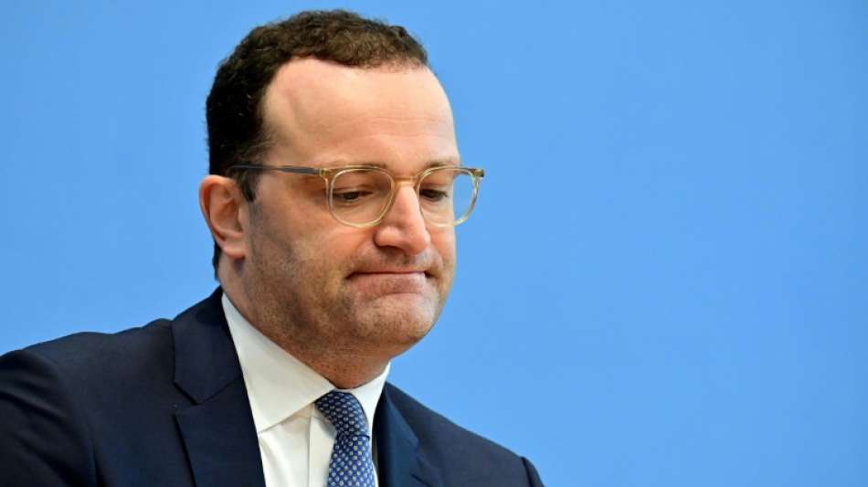 Spahn dringt wegen Corona-Lage auf Kontaktbeschr&auml;nkungen