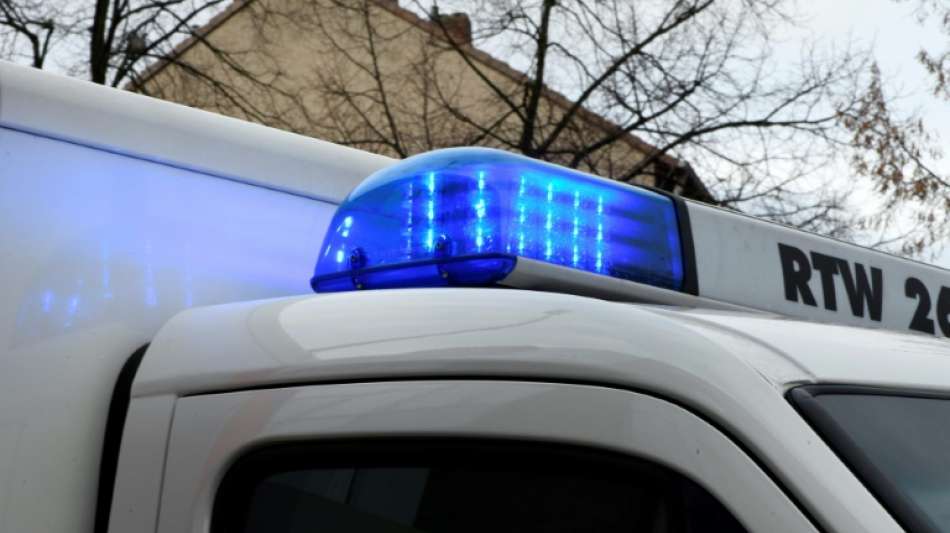 Junger Mann f&auml;llt in Rheinland-Pfalz acht Meter mit Gel&auml;nder in die Tiefe
