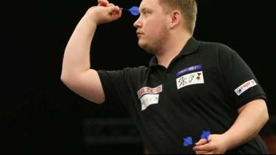 Hempel vor deutschem Duell bei Darts-WM gegen Schindler: "Gl&uuml;cklich bin ich nicht"