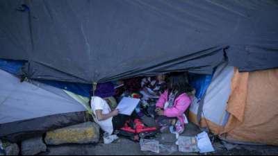 USA lassen in Mexiko wartende Migranten einreisen