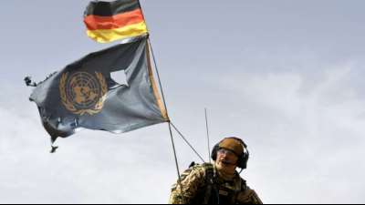 Baerbock &auml;u&szlig;ert Zweifel an Bundeswehr-Einsatz in Mali