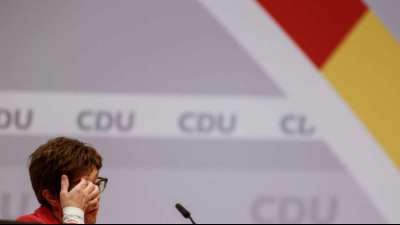 Kramp-Karrenbauer will f&uuml;r Bundestag kandidieren
