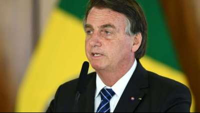 Brasilianische Senatoren fordern Klage gegen Bolsonaro wegen Corona-Politik
