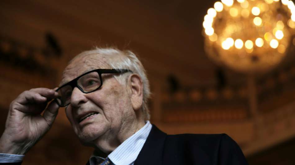 Franz&ouml;sischer Modesch&ouml;pfer Pierre Cardin in Paris beerdigt