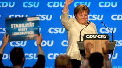 Merkel wirbt f&uuml;r CDU und CSU als Parteien f&uuml;r "Ma&szlig; und Mitte"