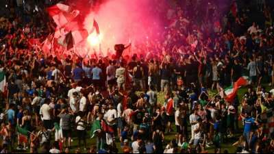 Nach EM gro&szlig;en Triumph der Tofosi: Jubelfeiern in ganz Italien
