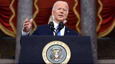 Biden macht Trump am Jahrestag der Kapitol-Erst&uuml;rmung f&uuml;r Attacke verantwortlich