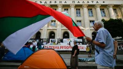 Langj&auml;hriger Regierungspartei droht bei Parlamentswahl in Bulgarien Niederlage