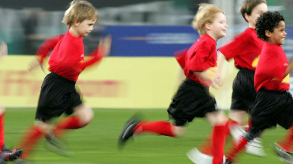 Profiklubs animieren Kinder zu mehr Bewegung und besserer Ern&auml;hrung