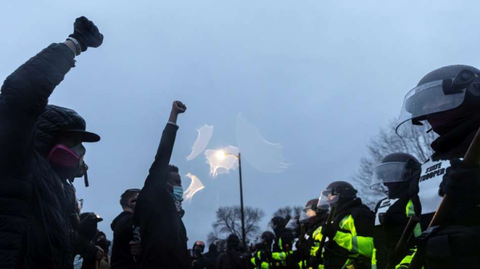 USA: Erneut Proteste in Minneapolis trotz der Ausgangssperre 